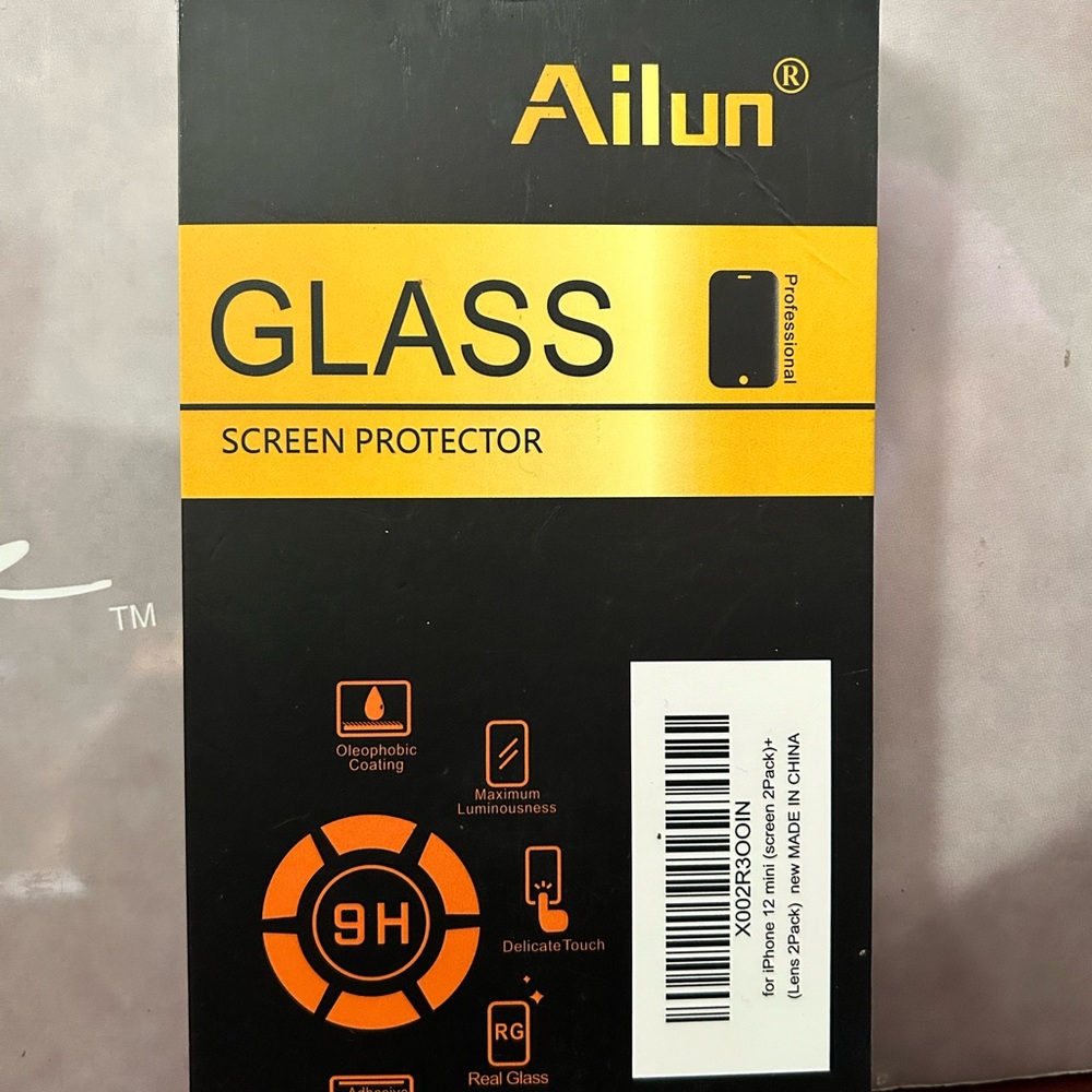 NWT SCREEN PROTECTOR FOR IPHONE 12 MINI